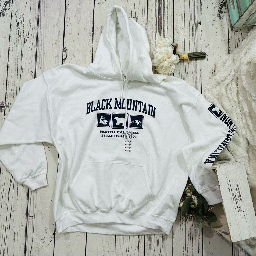 black mountain north carolina hoodie NWT